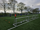 Training S.K.N.W.K. JO19-1 van donderdag 25 april 2024 (9/120)